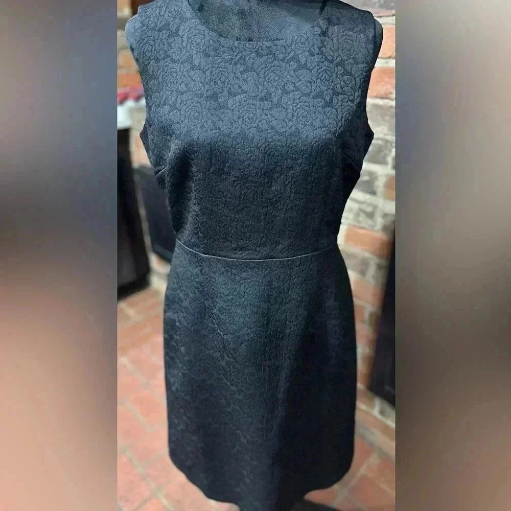 Liz Claiborne Women’s Dress sleeveless Black size 6 classic Minimalist timeless